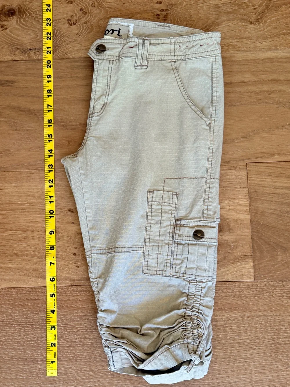 VTG Nori Y2K Khaki Cargo Capri Shorts Pants Cinched Knee Multi-Pocket Snap Wm 3 - Picture 10 of 10